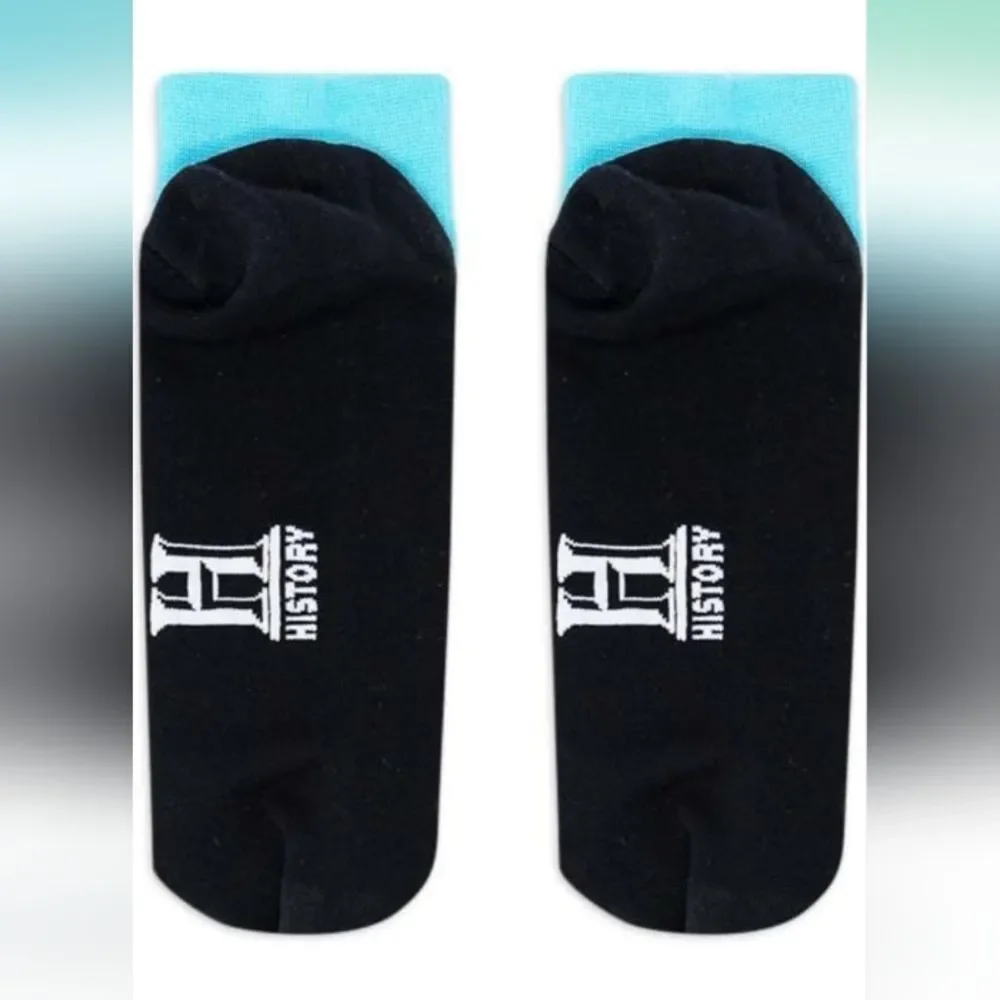 The History Channel Rosie The Riveter Knit Socks NWT